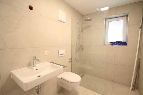 Bad - Etagenwohnung mit 76,70 m&sup2; in Krumbach zur Miete