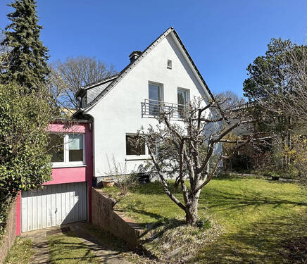 Strassenansicht - Familienzuhause in Top-Lage - 790.000,00&nbsp;EUR Kaufpreis, ca.&nbsp; 106,00&nbsp;m&sup2;&nbsp;Wohnfl&auml;che