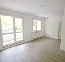 In der Herrichtung! 2-Raumwohnung im Herzen der Stadt mit großem Balkon und Dusche! - Halle (Saale) Innenstadt