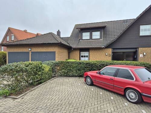Parkplätze - 1 Zimmer Mehrfamilienhaus, Wohnhaus in Esens / Bensersiel