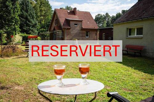 Blick aufs Haus - Wohnhaus oder Ferienhaus auf 4400 qm Paradiesgrundstück im Wald