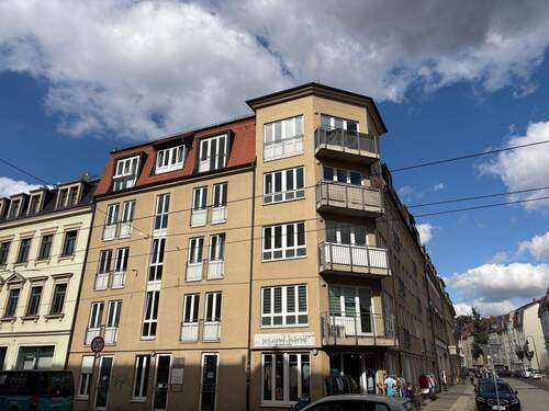 Hausansicht - Helle Wohnung mit Einbauküche - ID 6540
