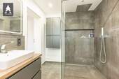 Bad mit Dusche EG - 