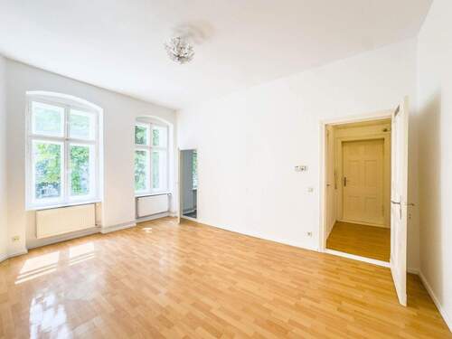 Wohnzimmer - 2 Zimmer Etagenwohnung zum Kaufen in Berlin