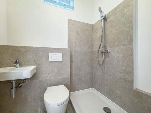 Badezimmer - Etagenwohnung mit 33,00 m&sup2; in Berlin zum Kaufen