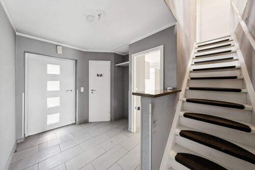 Flur EG - Doppelhaushälfte mit 132,00 m&sup2; in Schönefeld zum Kaufen