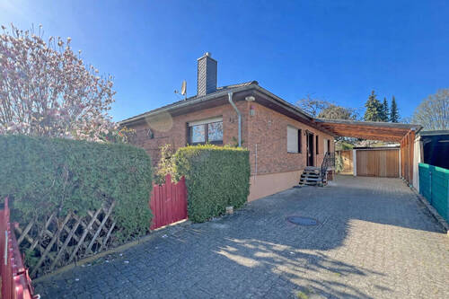 Auffahrt - 5 Zimmer Bungalow in Hamburg