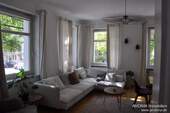 Wohnzimmer - Renovierter Altbau, hohe Decken - hier wird Wohnen zum Erlebnis