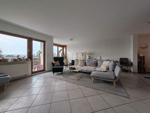 Wohnen - 6 Zimmer Doppelhaushälfte zur Miete in Neckartenzlingen