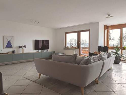 Wohnen - 6 Zimmer Doppelhaushälfte in Neckartenzlingen