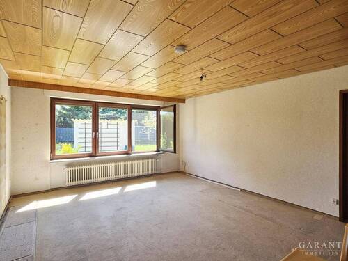 Wohnzimmer - 5 Zimmer Einfamilienhaus in Neudenau