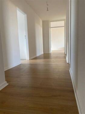 Flur-Wohnen - Etagenwohnung mit 112,00 m&sup2; in Frankfurt am Main zur Miete