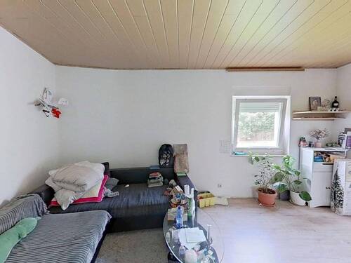 Ansicht I: Wohnzimmer - Helle 3-Zimmer-Wohnung mit großer Wohnküche samt EBK im idyllischen Kirn