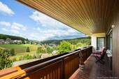 Balkon mit Aussicht - 6 Zimmer Einfamilienhaus zum Kaufen in Eisenbach (Hochschwarzwald)