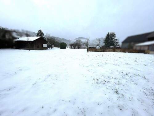 Bild 2 - Großzügiges Baugrundstück in gewachsener Umgebung von Battenfeld
