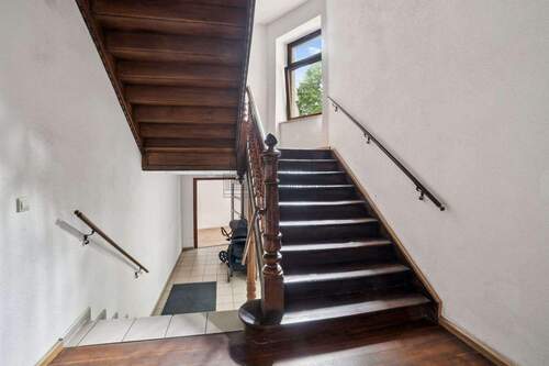 Treppenhaus - 2 Zimmer Etagenwohnung zum Kaufen in Leipzig