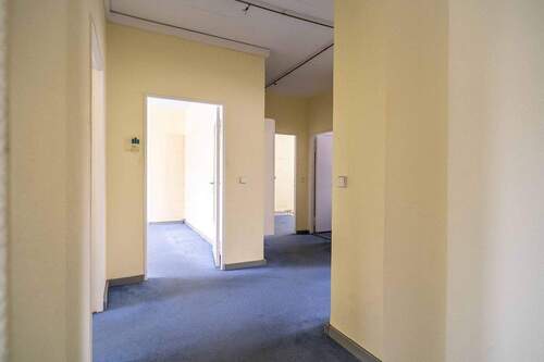 2. Zimmer Blick in 4 Zimmer - 