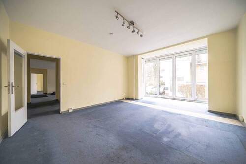 1. Zimmer - 5 Zimmer Etagenwohnung in Berlin