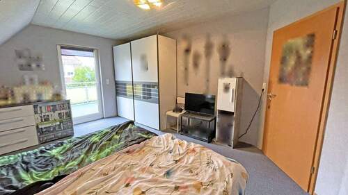 DG Schlafzimmer mit Balkon - 