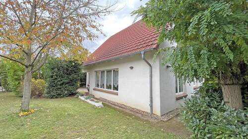 Garten mit Seitenansicht - 