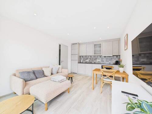 Wohnzimmer mit offener Küche - 2 Zimmer Etagenwohnung in Bad Aibling