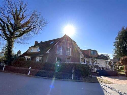 Objektansicht - Mehrgenerationenhaus, senioren- und rollstuhlgerecht, ca. 1.183 m² Grdst. in HH Lokstedt