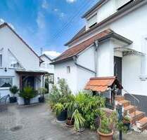 *** Mehrgenerationen-Traum in Sandhausen: Zwei Häuser auf einem Grundstück ***