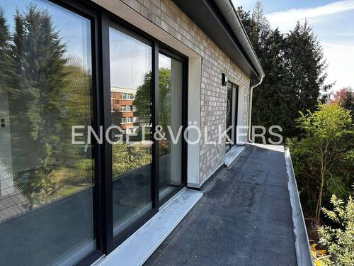 1 von 2 kleinen Dachterrasse - 