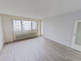 Ansicht I: Wohn- und Esszimmer - Großzügig geschnittene 3-Zimmer-Wohnung mit BALKON