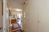 Diele mit Einbauschrank - 