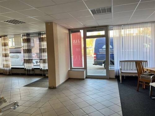 Verkaufsraum - 3 Zimmer Gewerbeobjekt (Büro, Produktion, Verkauf) in Beverungen
