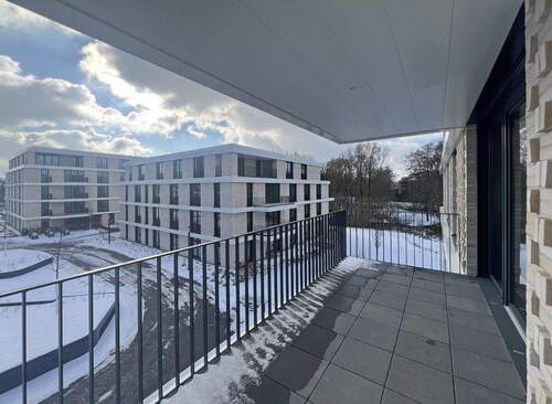 Balkon 2 - Sofort einziehen: Lichtdurchflutete 4,5-Zimmer-Wohnung im 2. OG in den Pinneberger Mühlenau Gärten