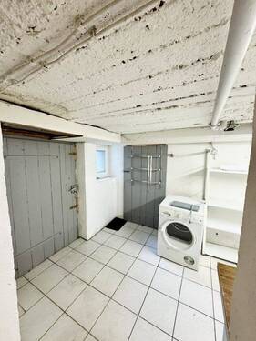 Waschküche mit Ausgang Hof - 