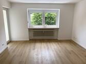 Ansicht I: Wohn- und Esszimmer - Helle und geräumige 3-Zimmer-Wohnung mit EBK und BALKON