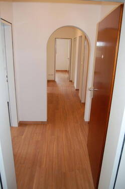 Wohnungseingang - 3 Zimmer Etagenwohnung zur Miete in Erlangen