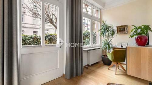 Wohnzimmer 4 - 3 Zimmer Etagenwohnung zum Kaufen in Frankfurt am Main