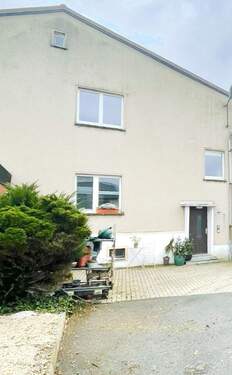 Außenansicht.jpeg - Lichtdurchflutete 3-Raum-Wohnung mit Panorama-Ausblick & flexibler Raumgestaltung