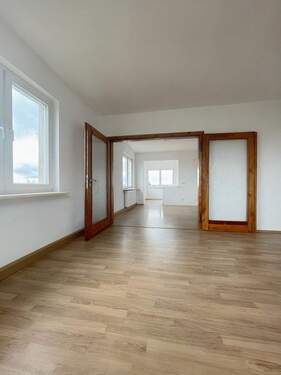 Blick vom Wohnzimmer zur Küche.jpeg - 