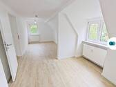 Ansicht IV: Wohnzimmer - 2 Zimmer Etagenwohnung zur Miete in Erlenbach am Main