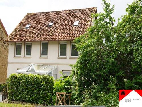 Vorderansicht.jpg - 8 Zimmer Einfamilienhaus zum Kaufen in Bad Münder am Deister