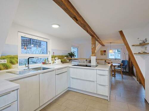 Sehr moderne und hochwertige Küche mit viel Platz - 5 Zimmer Einfamilienhaus in Wildberg