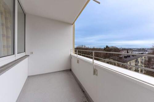 Loggia in Südwest-Ausrichtung - Etagenwohnung mit 70,00 m&sup2; in München zum Kaufen