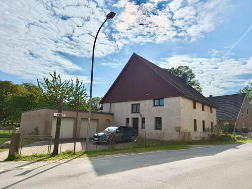 Außenansicht - 6 Zimmer Mehrfamilienhaus, Wohnhaus zum Kaufen in Kalletal