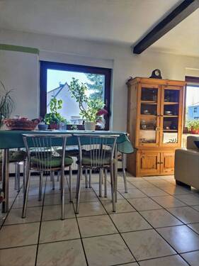 Wohnzimmer mit Essecke - 