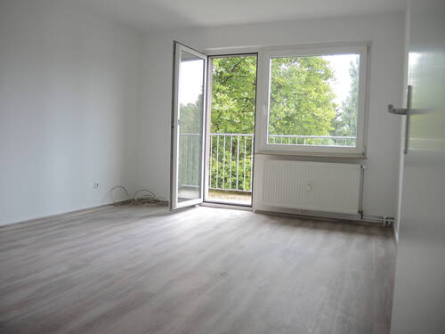 Raum 1 mit Balkon, Wohnung 7 - 