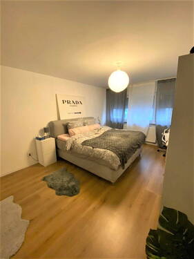 Schlafzimmer - 2 Zimmer Etagenwohnung zum Kaufen in Stuttgart