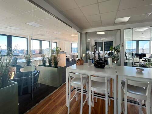 Aufenthaltsbereich - Büro mit 330,00 m&sup2; in Köln zur Miete