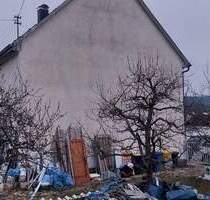 Teilweise renoviertes Haus mit großem Grundstück - Rietheim-Weilheim