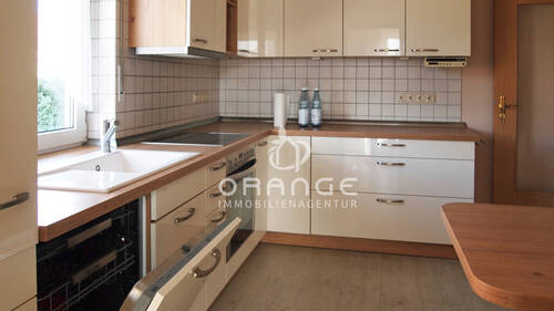 Küche - EBK und Tisch inklusive - 9 Zimmer Mehrfamilienhaus, Wohnhaus in Parchim