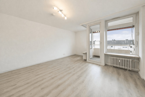 Wohnzimmer - Etagenwohnung mit 56,00 m&sup2; in Nürnberg zum Kaufen